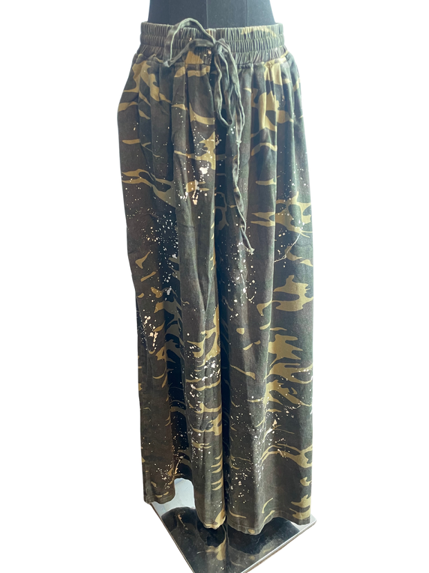 Wide Leg Camo Pant